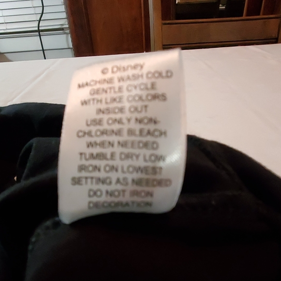 Disney NWOT Large work out pants - Picture 4 of 5